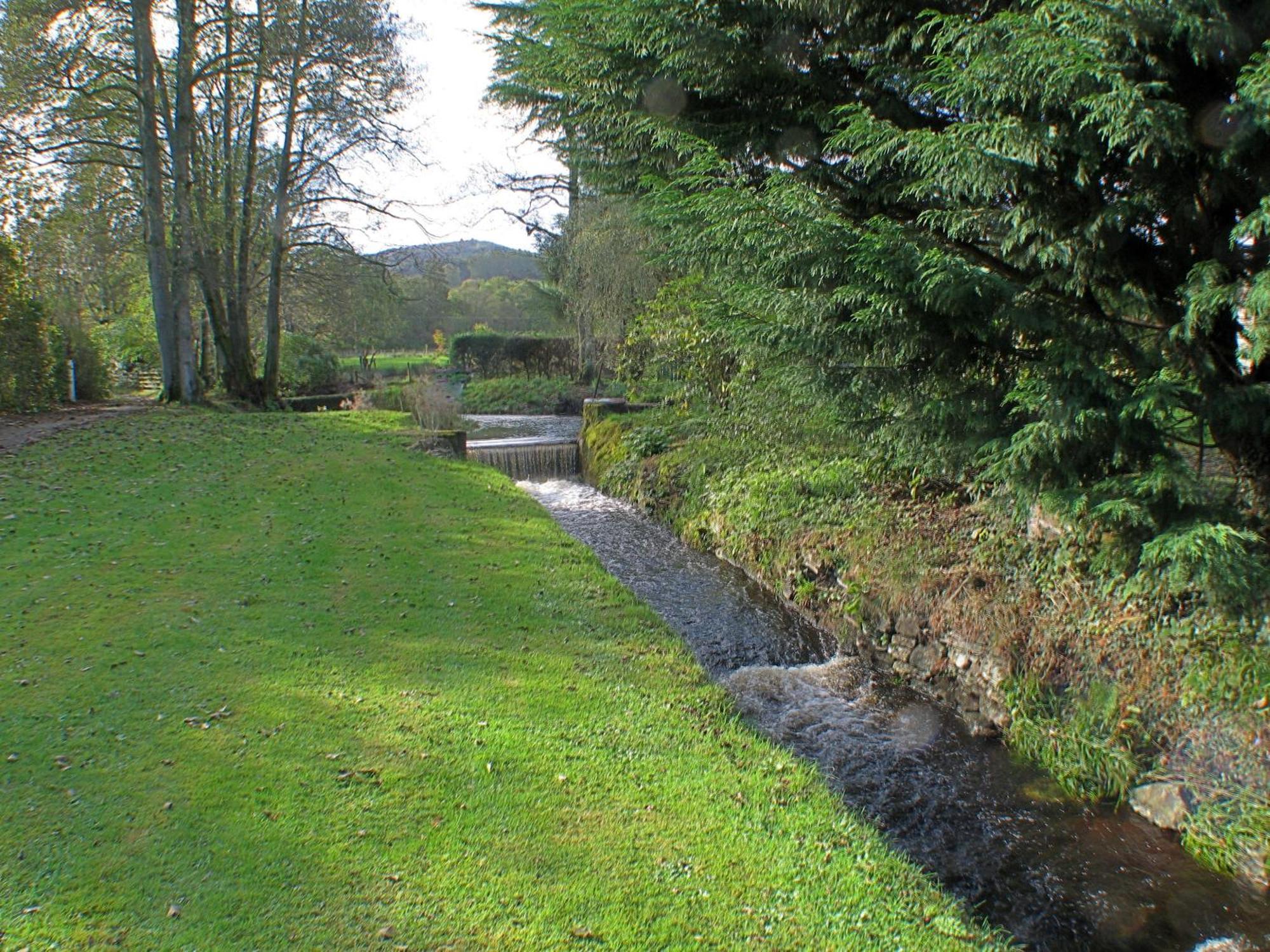 Auchendennan Farm Self Catering Cottages Balloch Ruang foto