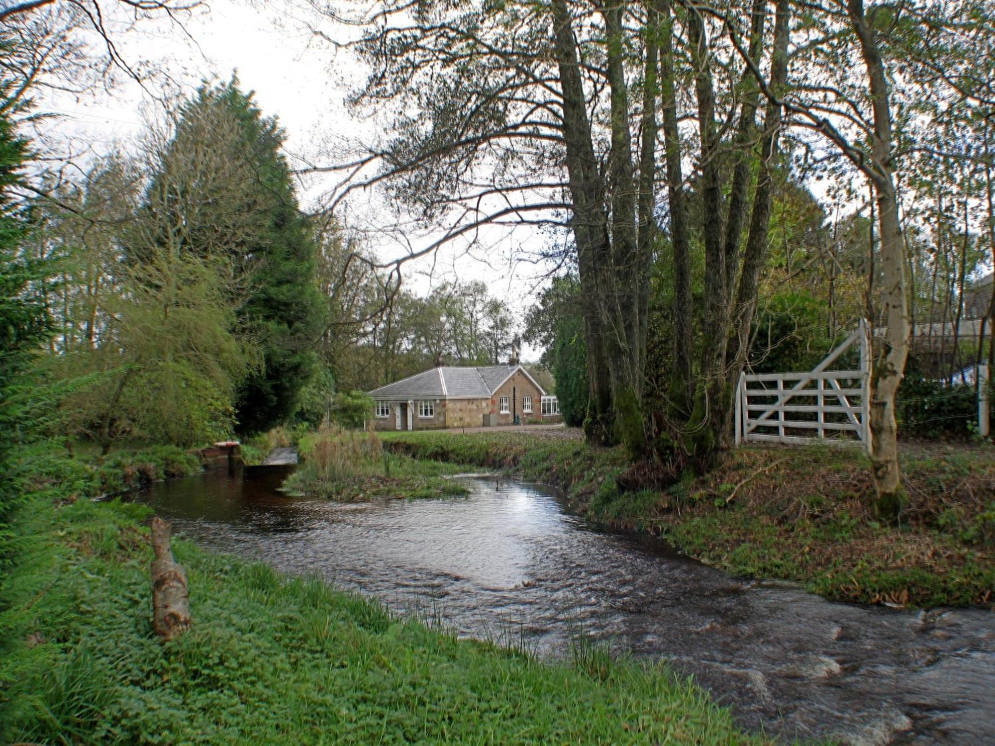 Auchendennan Farm Self Catering Cottages Balloch Ruang foto